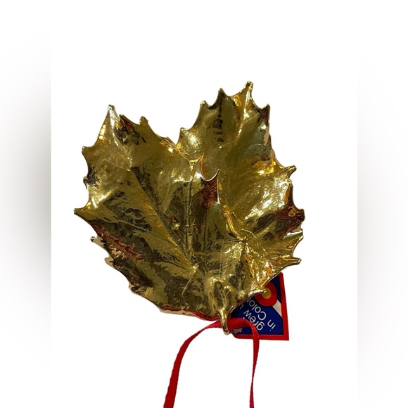 24K Gold Plated Holly Leaf Ornament - Picture 4 of 6